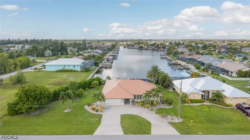 716 SW 32nd CT, Cape Coral, FL 33991