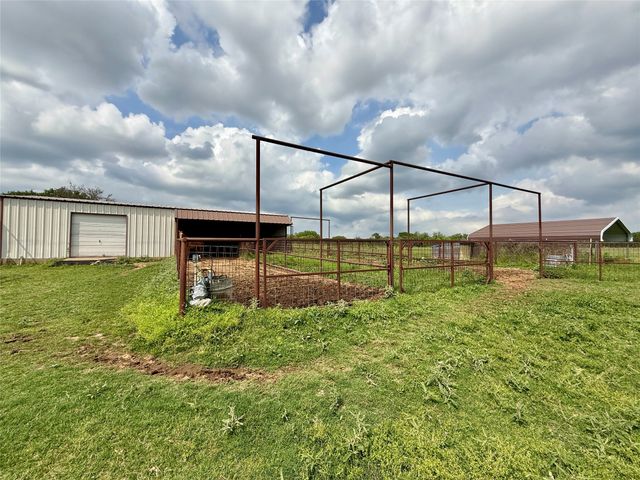 302 Poplar Street, Hico, TX 76457