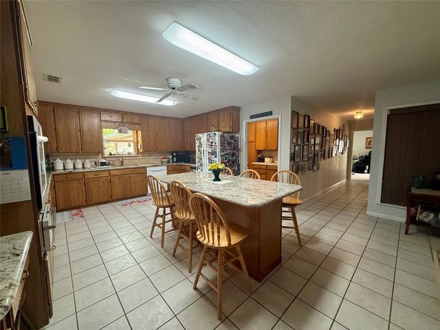 302 Poplar Street, Hico, TX 76457