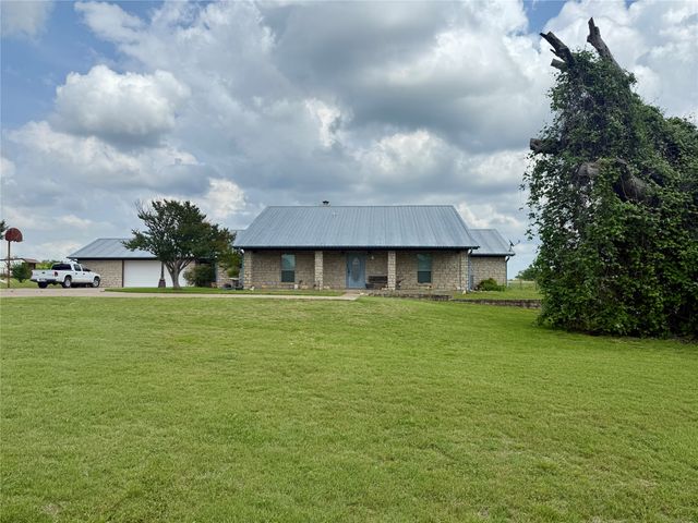 302 Poplar Street, Hico, TX 76457