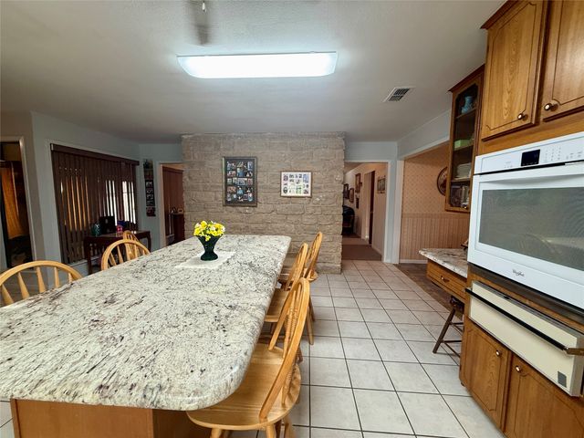 302 Poplar Street, Hico, TX 76457