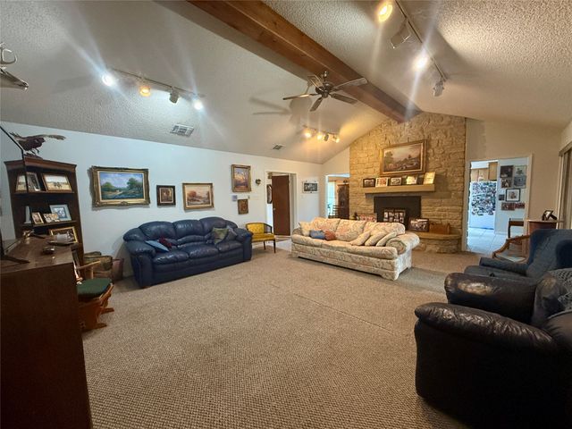 302 Poplar Street, Hico, TX 76457