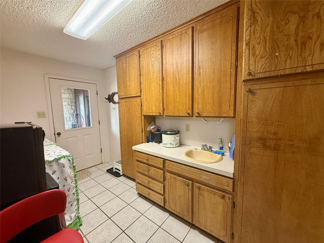 302 Poplar Street, Hico, TX 76457