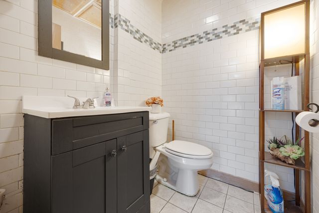 7361 North Avenue, River Forest, IL 60305