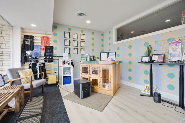 7361 North Avenue, River Forest, IL 60305