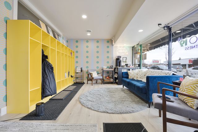 7361 North Avenue, River Forest, IL 60305