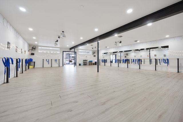 7361 North Avenue, River Forest, IL 60305