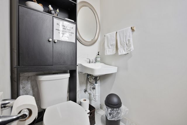 7361 North Avenue, River Forest, IL 60305