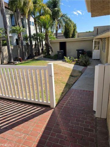 2212 Laurel, Newport Beach, CA 92663