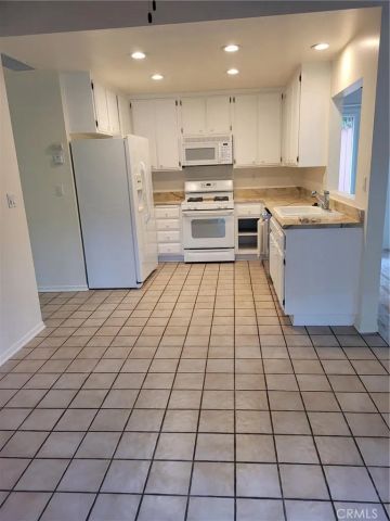 2212 Laurel, Newport Beach, CA 92663