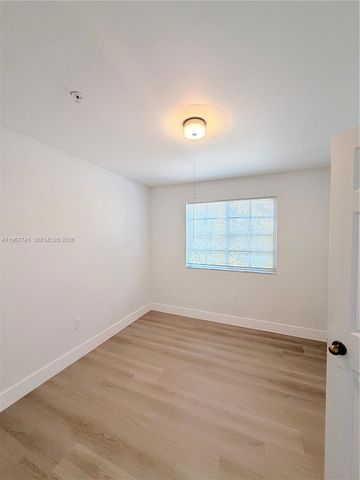 11165 SW 6th St 302, Pembroke Pines, FL 33025