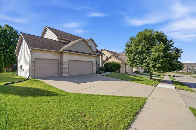 6821 Jane Austen Court, Johnston, IA 50131