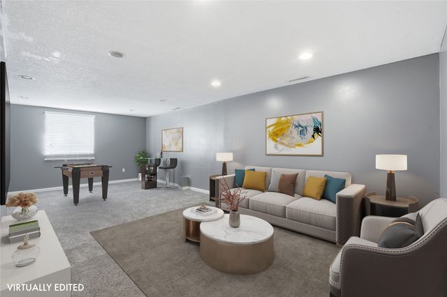 6821 Jane Austen Court, Johnston, IA 50131