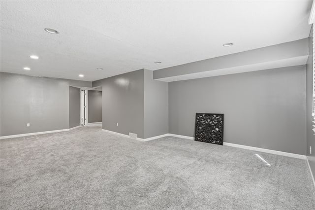 6821 Jane Austen Court, Johnston, IA 50131