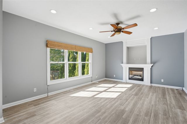 6821 Jane Austen Court, Johnston, IA 50131