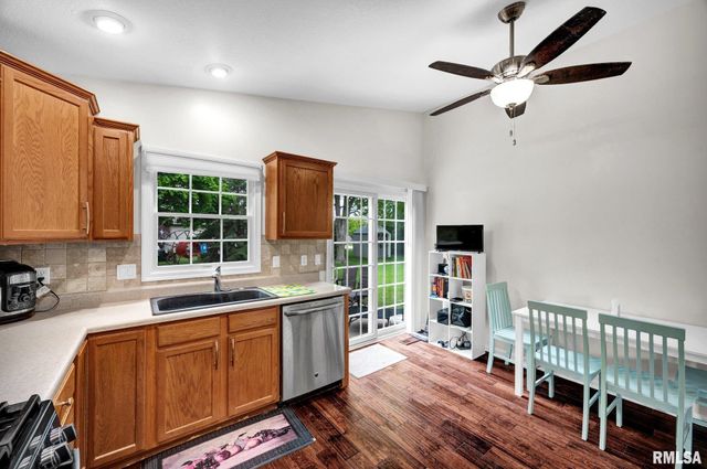 2121 W MINERS Drive, Dunlap, IL 61525