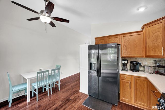 2121 W MINERS Drive, Dunlap, IL 61525