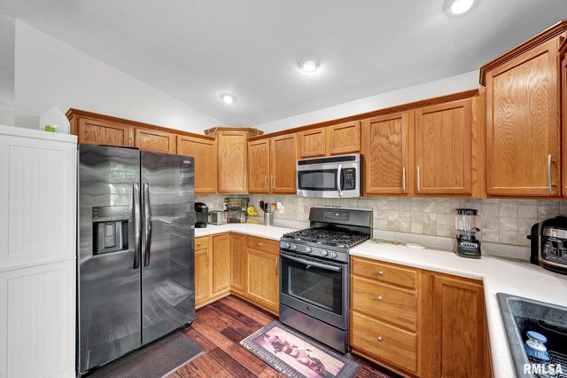 2121 W MINERS Drive, Dunlap, IL 61525