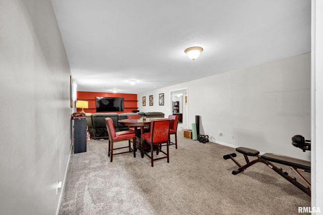 2121 W MINERS Drive, Dunlap, IL 61525