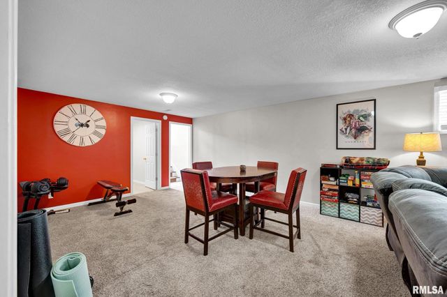2121 W MINERS Drive, Dunlap, IL 61525