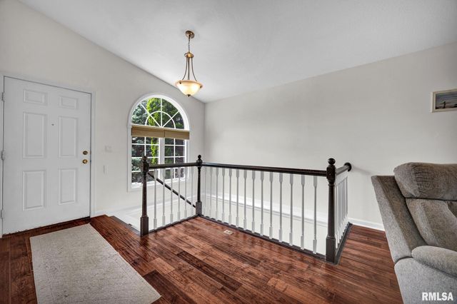 2121 W MINERS Drive, Dunlap, IL 61525