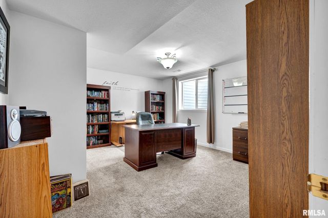 2121 W MINERS Drive, Dunlap, IL 61525