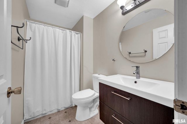 2121 W MINERS Drive, Dunlap, IL 61525