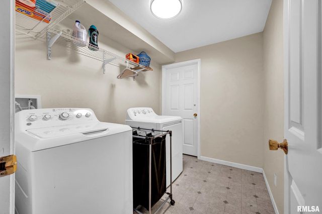 2121 W MINERS Drive, Dunlap, IL 61525