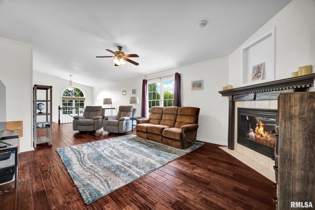 2121 W MINERS Drive, Dunlap, IL 61525