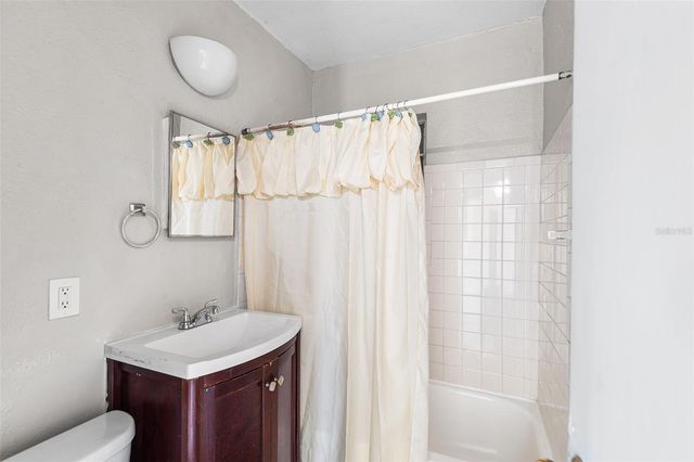 201 N HIMES AVENUE, Tampa, FL 33609