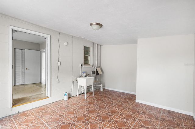 201 N HIMES AVENUE, Tampa, FL 33609