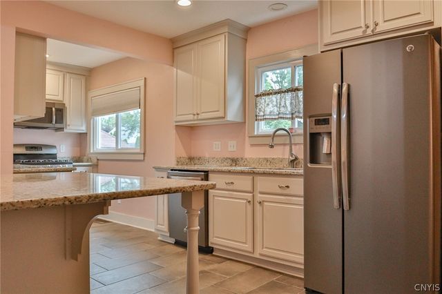 201 WELLESLEY Road, Syracuse, NY 13207