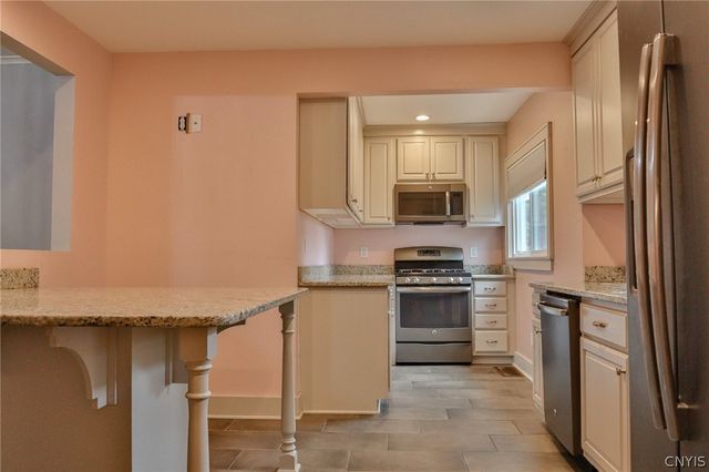 201 WELLESLEY Road, Syracuse, NY 13207