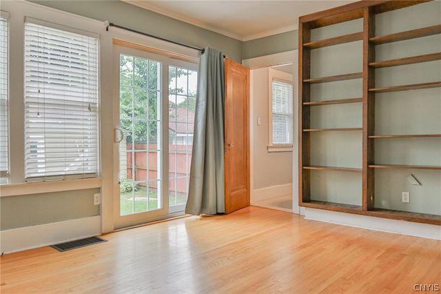 201 WELLESLEY Road, Syracuse, NY 13207