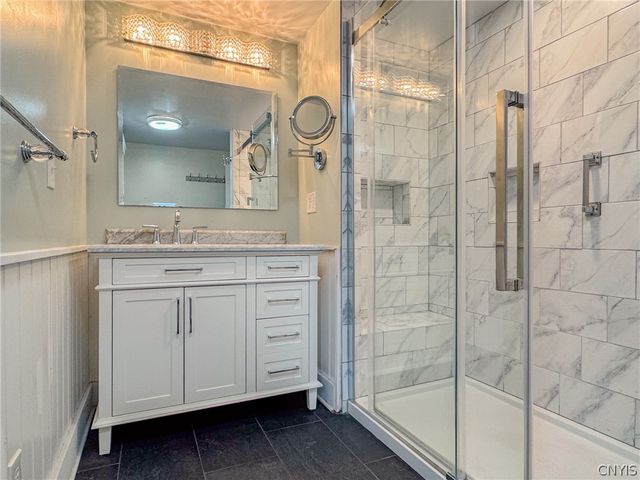 201 WELLESLEY Road, Syracuse, NY 13207