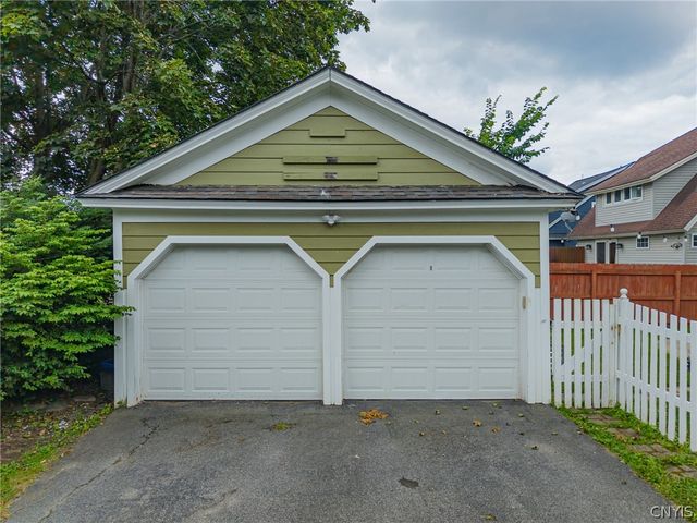 201 WELLESLEY Road, Syracuse, NY 13207