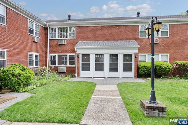 41 Regency Park, Ramsey, NJ 07446