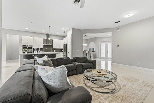 10555 Waves Way, Parkland, FL 33076