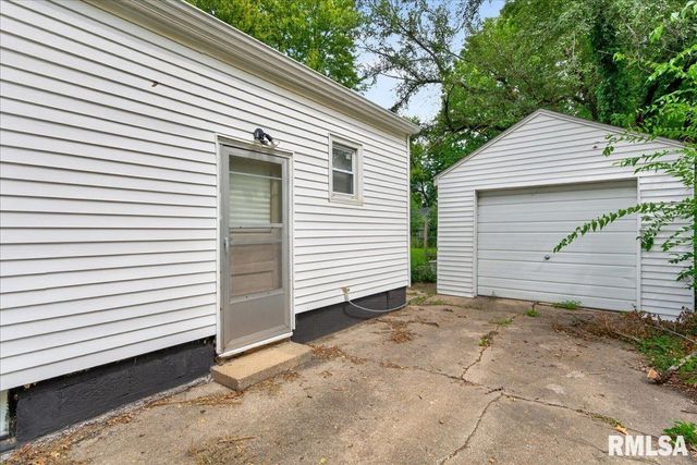 3004 S Allis Avenue, Springfield, IL 62703