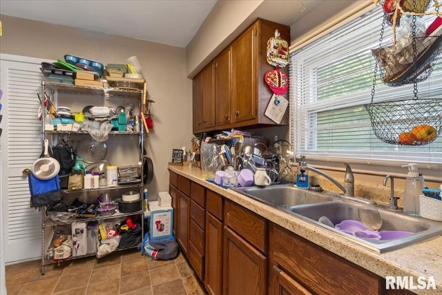 3004 S Allis Avenue, Springfield, IL 62703