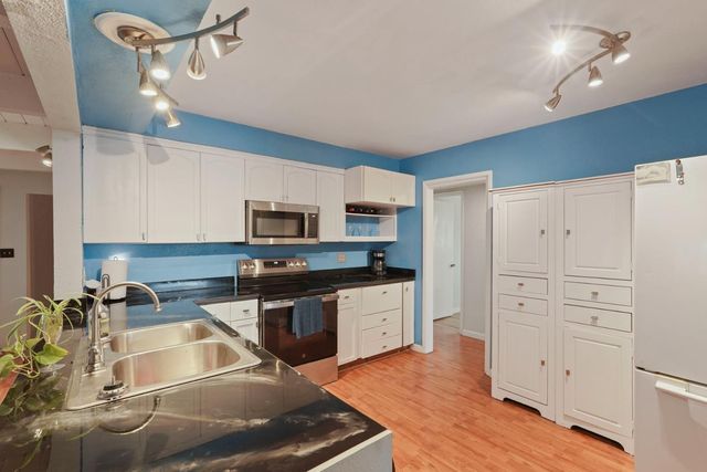492 La Salle St, Woodbridge, CA 95258