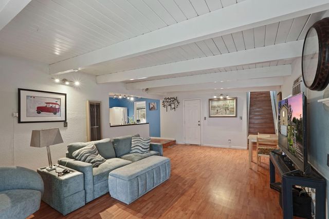 492 La Salle St, Woodbridge, CA 95258