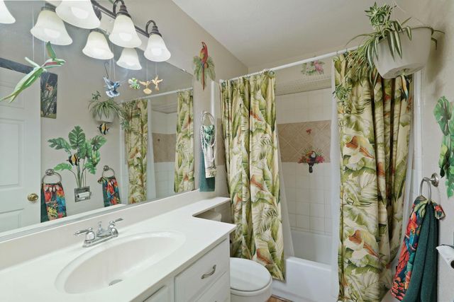 492 La Salle St, Woodbridge, CA 95258