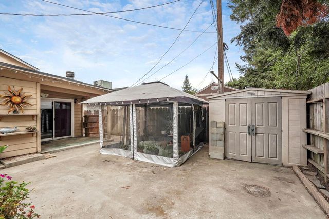 492 La Salle St, Woodbridge, CA 95258