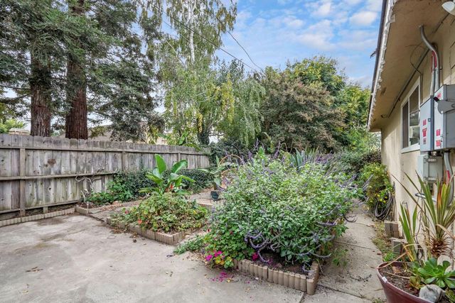 492 La Salle St, Woodbridge, CA 95258