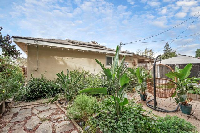 492 La Salle St, Woodbridge, CA 95258