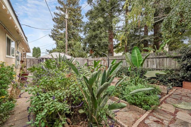 492 La Salle St, Woodbridge, CA 95258