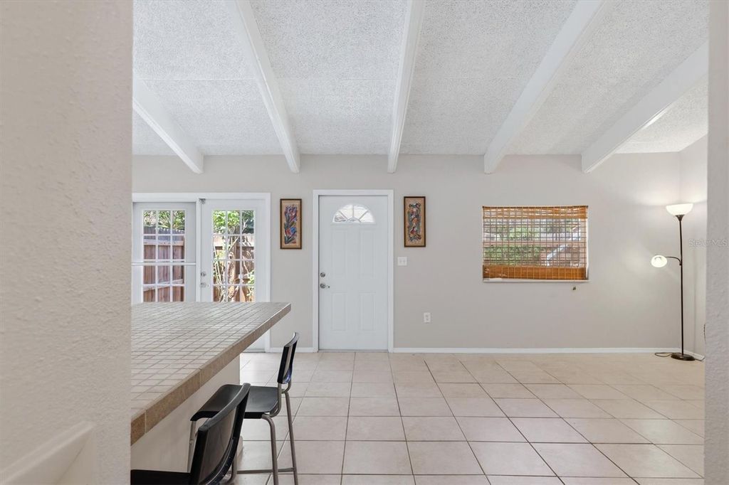 Image 13 of property listing at 500 N JEFFERSON AVENUE J1, Sarasota, FL 34237