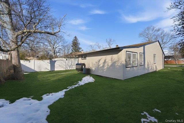 38 Lafayette Drive, Shirley, NY 11967