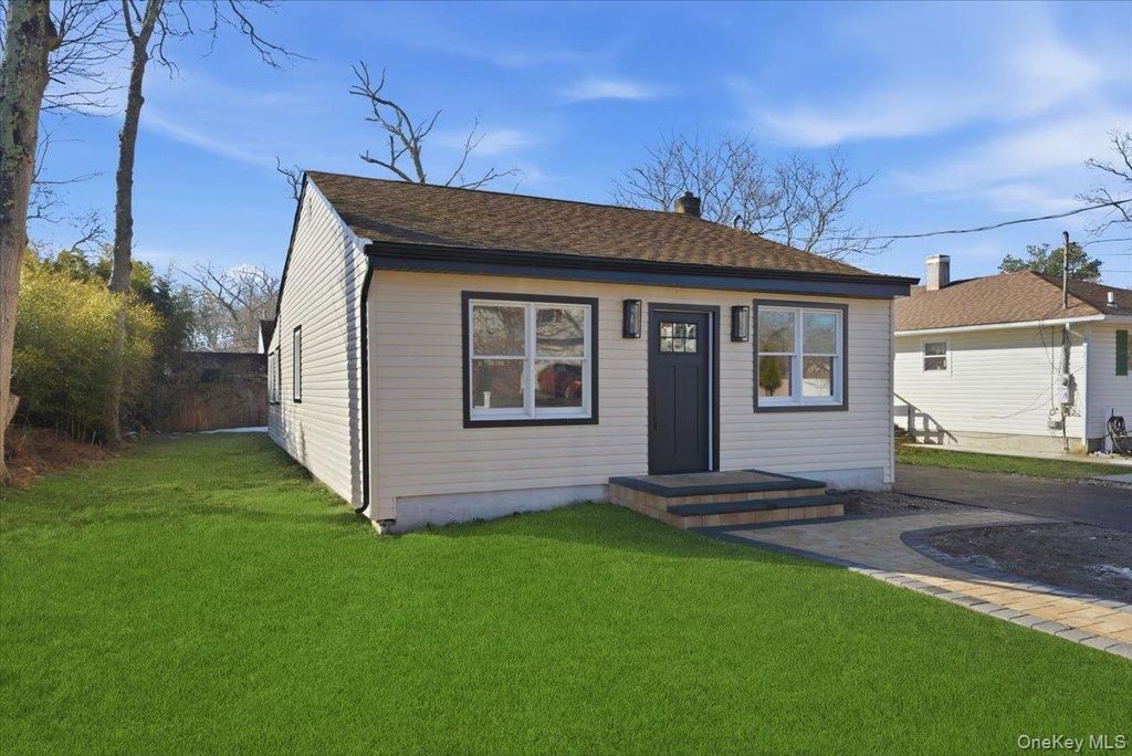 38 Lafayette Drive, Shirley, NY 11967